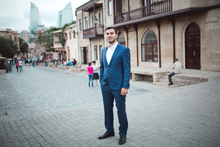 前向きな姿勢が大事！ 場所：バクー、アゼルバイジャン。